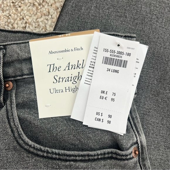 A&F Ultra High Rise Ankle Straight Jean - Picture 3 of 3